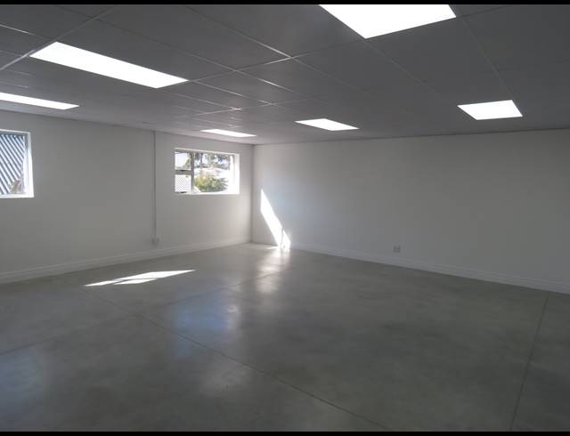 69M² OFFICE TO LET IN SOMERSET WEST CENTRAL